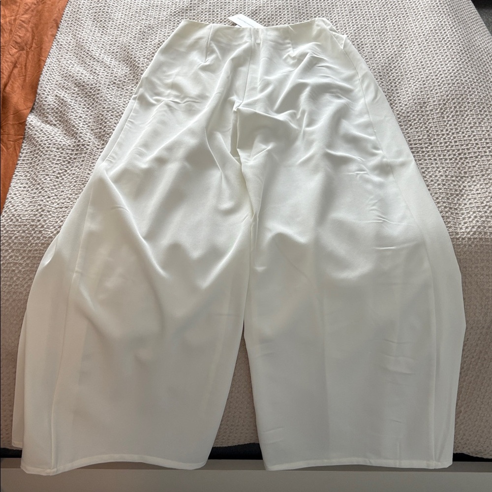 Commense Pleated High Waist Wide Leg Pants - Picture 4 of 6